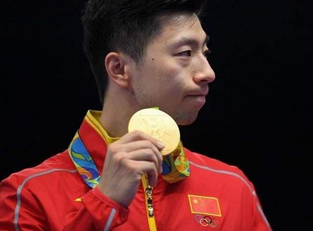 她的体重减 她的体重减