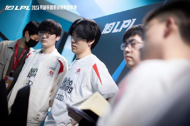 从例外到趋 从例外到趋